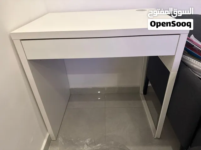 مكتب ايكيا ابيض مركب و جاهز استعمال خفيف مكتب خشبي