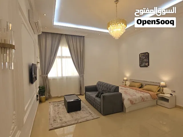 للإيجار استديوهات مفروشة vip في منطقة الظاهر قرب البراري مول 2300 شهري شامل