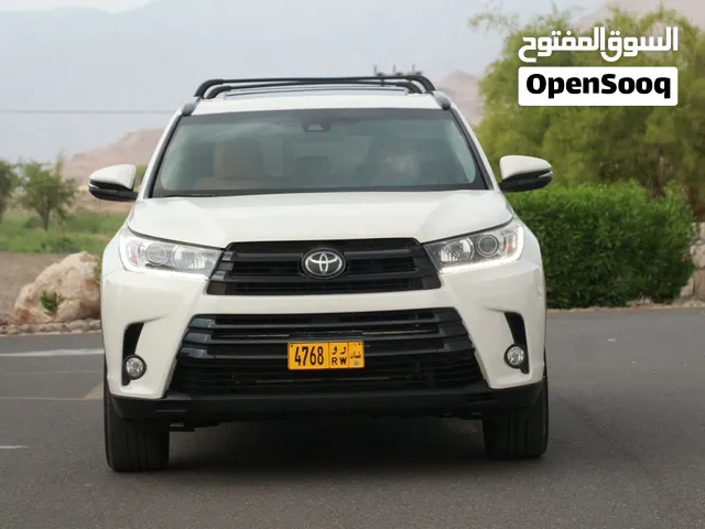 Used Toyota Highlander in Al Dakhiliya