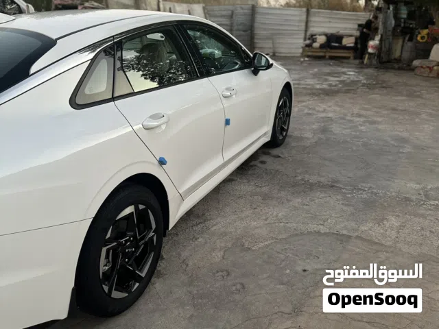 فول مواصفات عدا الفتحه بيها بارده جوه قبق البانزين مرجعه PDR 220 وبيها مجال للشراي