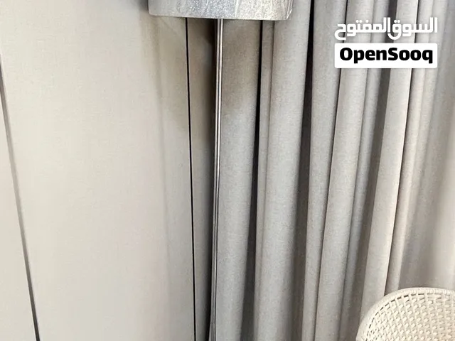مصباح ارضي انيق شبه جديد