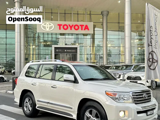 2014 Toyota Land Cruiser VXR 8 cylinder Al Futtaim, pearl white, full option