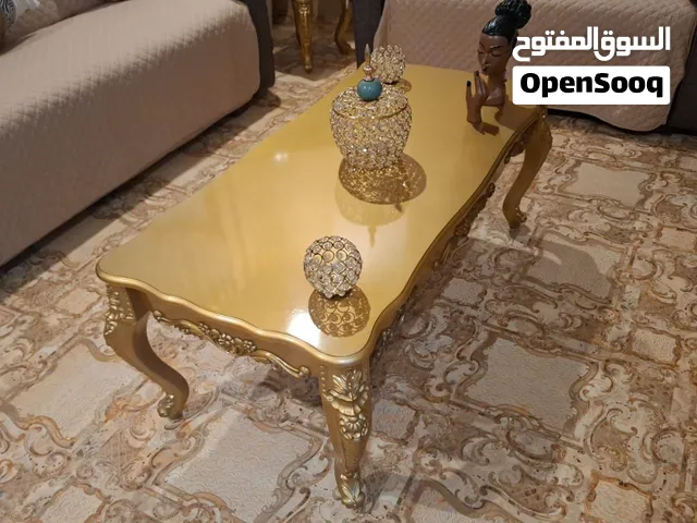 طاوله مع طابوريات