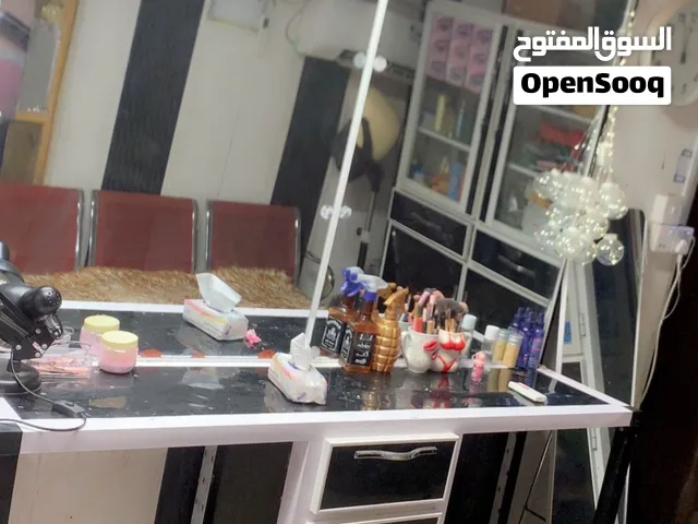 ميز مرايا صالون حلاقه