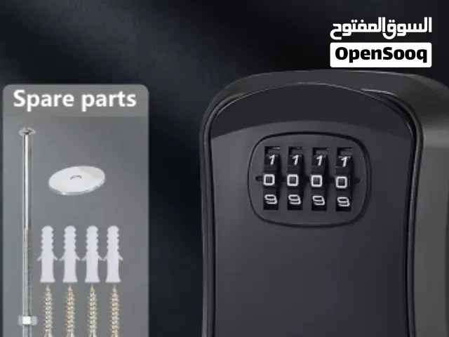 صندوق أمان يُثبت على الحائط