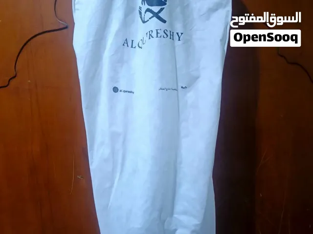 فستان ابيض طويل سعره 125وبي تفاهم  مستعمل مره واحده ملبوس سعاعات قليله