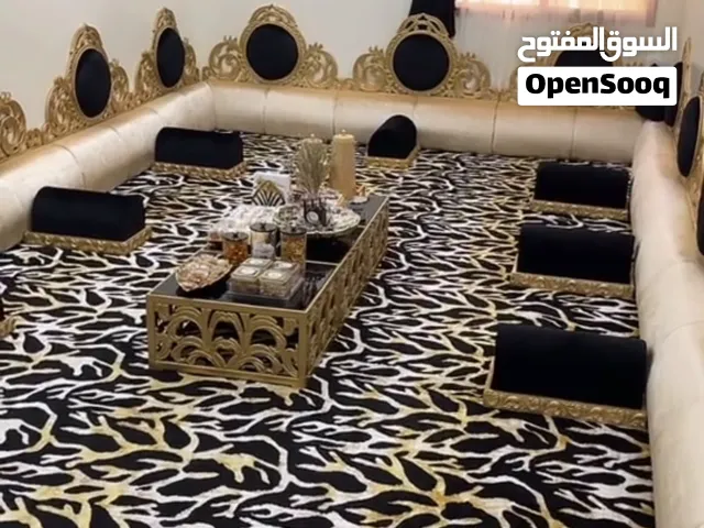 جلسة عربية للبيع