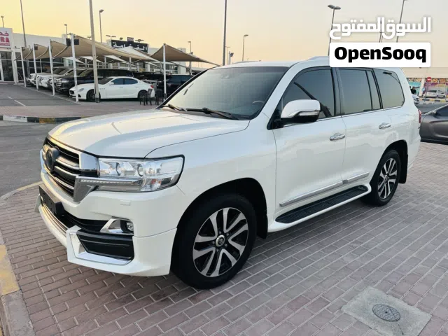 2019 تويوتا لاند كروزر VXR