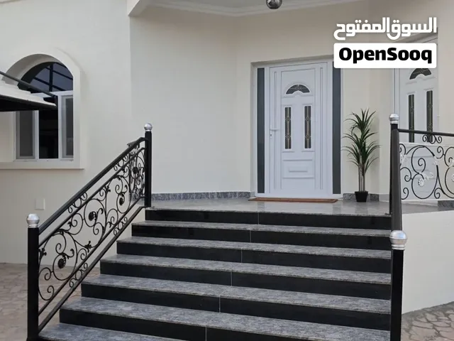 فيلا راقية للبيع في المعبيلة الجنوبية بتشطيبات راقيه و بناء شخصي