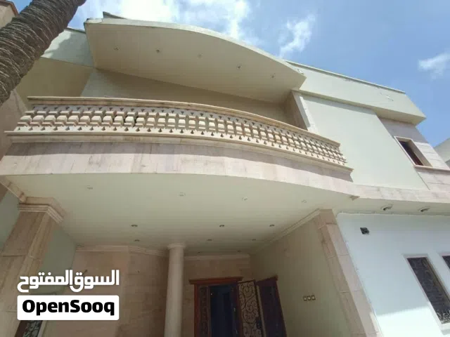 فيلا للبيع دورين وملحق نظام خليجي تشطيب ممتاز في بن عاشور قرب شارع الجعانين