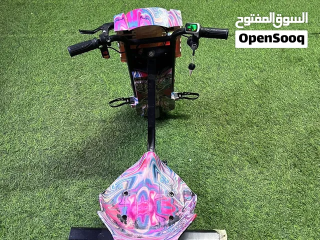 سكوتر كهربائي الحجم الكبير الموديل 2025 سنة الصنع كمبيوتر جديد واير تعبيه جديد مفتاحين مع السكوتر