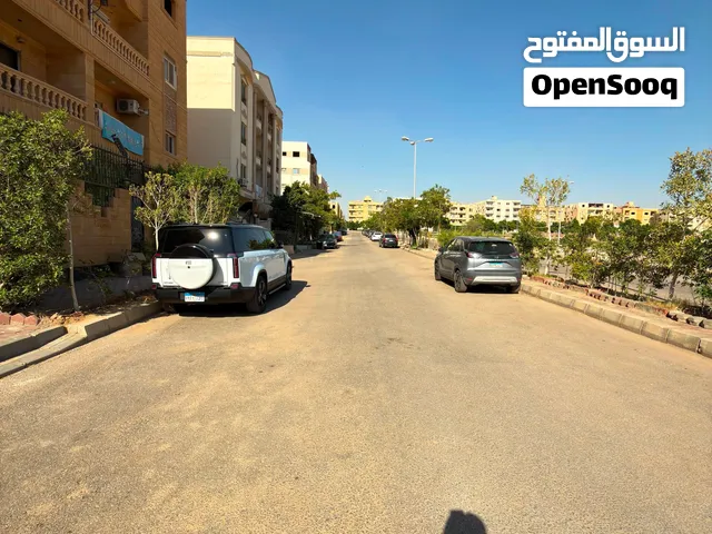 شقه لقطه للبيع في الشروق في المنطقة السادسه المجاوره الثانيه