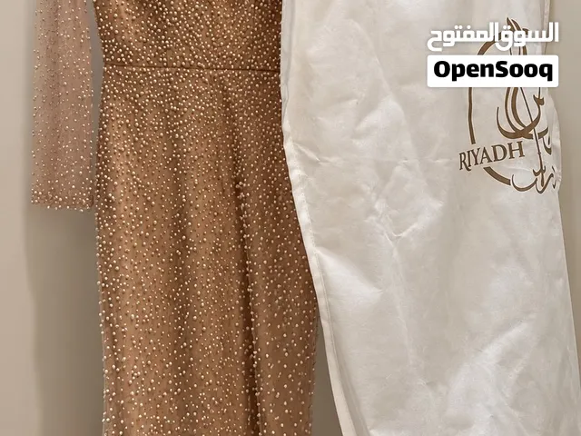 فستان فخم استعمال مره واحده من بوتيك رياض درس