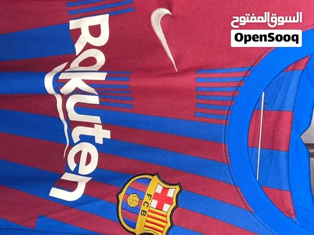 T-shirt fc barcelona 2021/22 used للبيع تي شيرت برشلونه 2021/22 ملبوسه