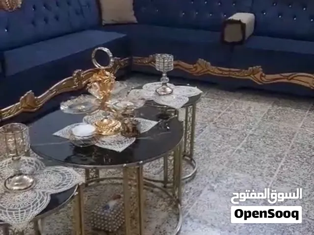 ديوان عراقي ثقيل حطاطة شغل عراقي خشب بلوك قوي بدون ضرر. مساحه 13 متر