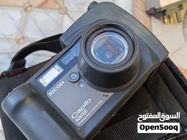 كاميرا ريكو مع الحقيبه والملحقات نظيفه جدا بدون فتح بدون شخط بدون كسر مع كامل الملحقات