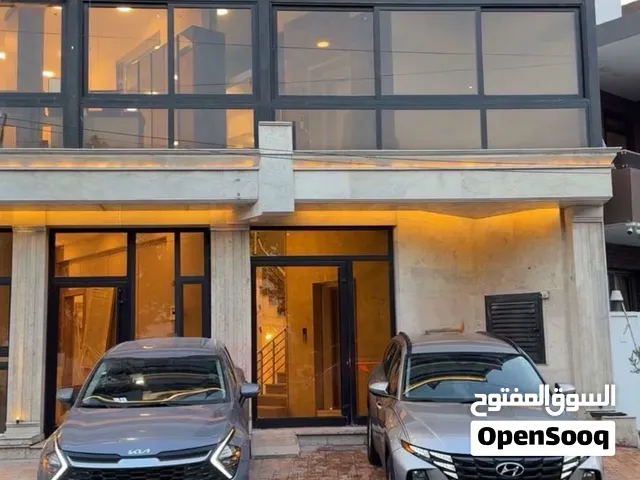 شركة اللقاء تقدم  سبورتاج و  توسان للأجار   افضل عروض تأجير السيارات في العراق مع اجمل السيارات