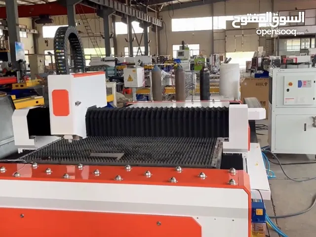 CNC Fiber laser machine الة فايبر لقص المعادن 3000w