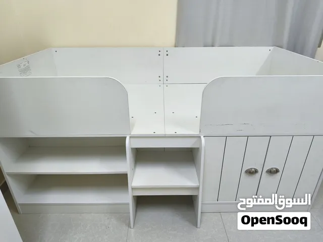 سرير أطفال  من هوم سنتر Home center مزود بخزانة بحالة جيدة 90x190 cm