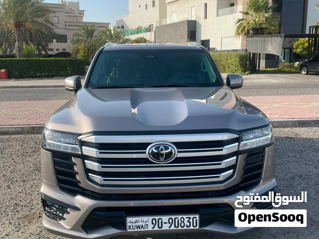 2025 Toyota Land Cruiser GXR