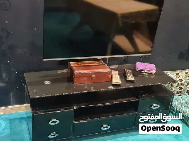 طاولة تلفزيون