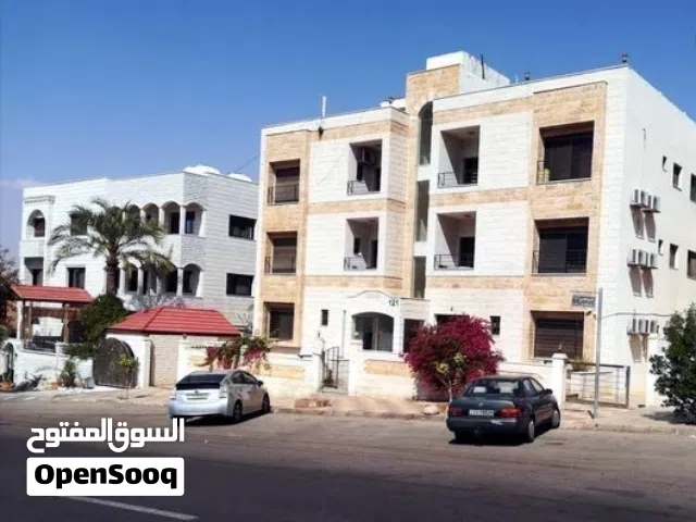 شقه صغيرة مفروشه للايجار الشهري عبارة عن غرفتين نوم مع مطبخ وحمامين وبلكونه في اجمل مواقع العقبة ..