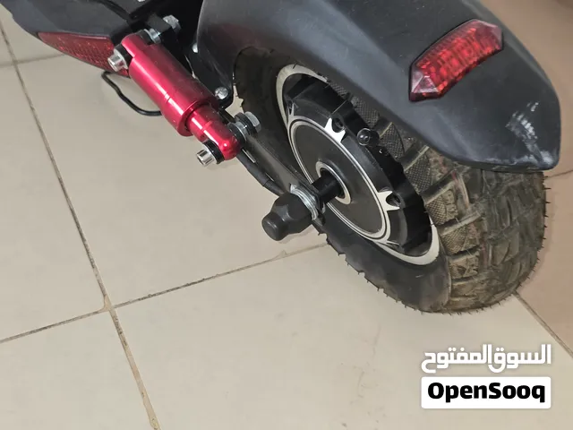 سكوتر ركل سكاي برو 2 من وينر، محرك 3000 واط، بطارية 48 فولت 13 امبير، نطاق 25-30 كم، قابل