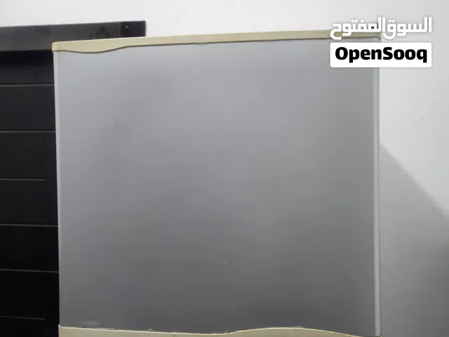 ثلاجة للبيع