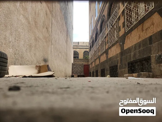 طابق اول للايجار مدخل مستقل في حده قريب شارع ايران