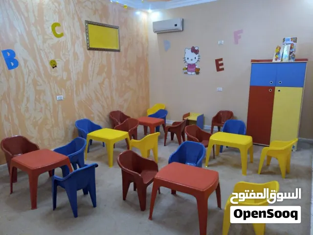 اثاث مدرسي جديد للأطفال