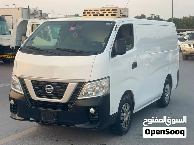 نيسان اورفان 2021 فريزر حاله ممتازه بدون حوادث