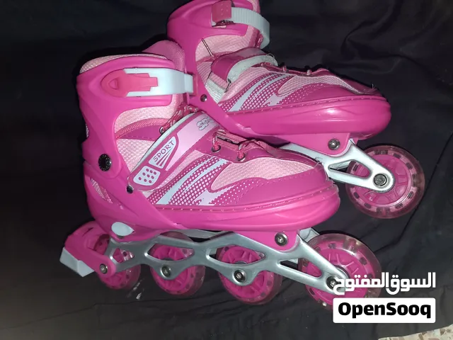 ALMOST NEW SKATE  ARGENT SALE   LIGHTNING WHEELS PINK COLOR ADGESTABLE BUTTON IS ALSO AVAILABLE