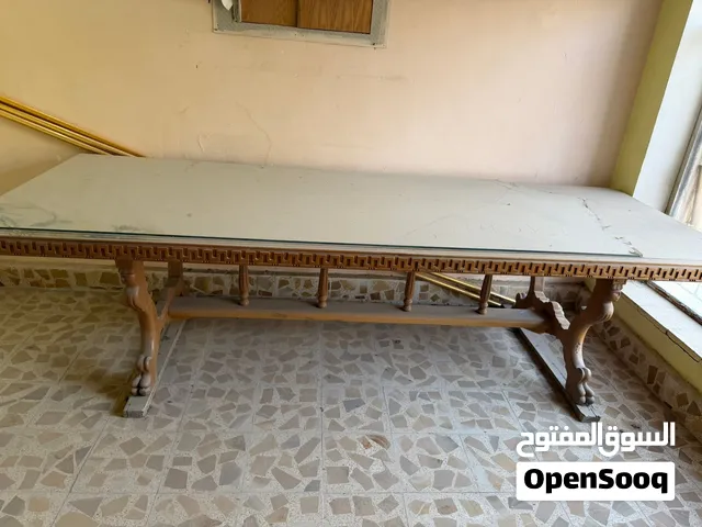 طاوله خشب كبيرة