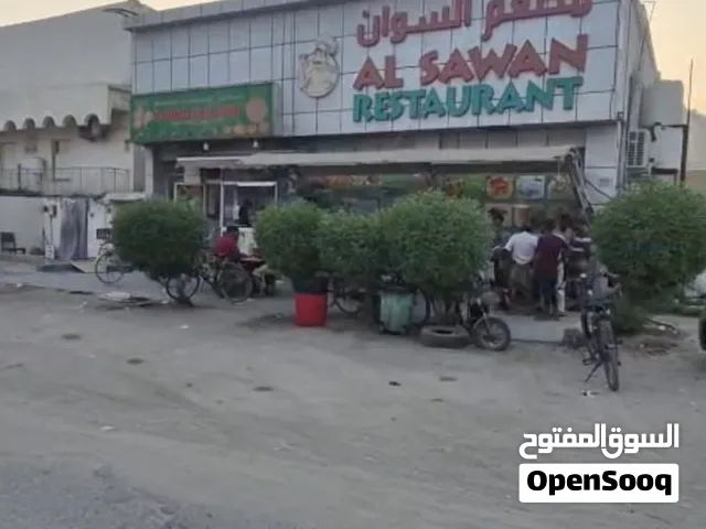 مبنى للبيع في الراشدية  عجمان على شارع رئيسي. سكني تجاري  مساحة الارض 2000 قدم  تتكون من  * 3 محلات