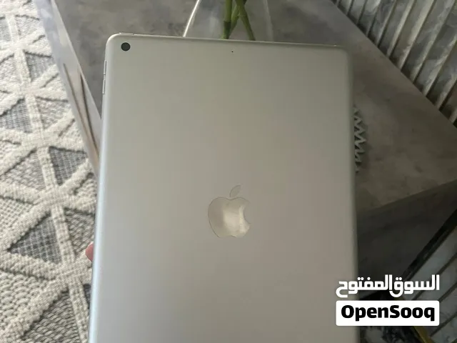 Apple iPad 8 128 GB in Muscat