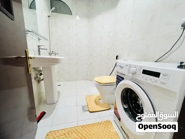 . مطلوب شريك سكن غرفة وصالة مفروشة قريب المشرف مول  Room and hall apartment available for a roommat