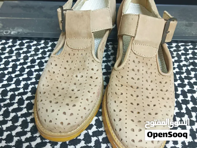 حذاء جلد طبيعي نسائي