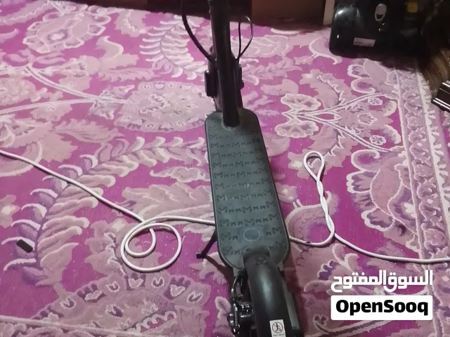 سكوتر كهربائي استعمال شهر ونص محافظ عليه ولا فيو مشاكل