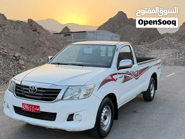 تويوتا بيك 2012 محرك 2000 cc نظيفة جداً