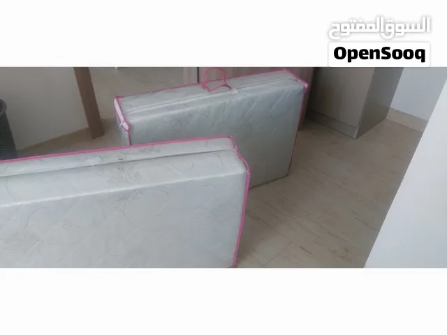 عدد 2 مرتبه قابله للطي بحالة ممتازة ومنشر غسيل وممسحه