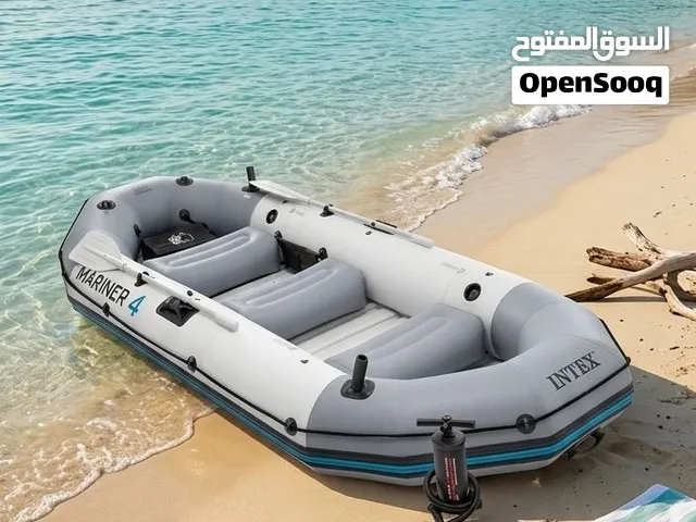 للبيع قارب مارينر 4 لم يستعمل مع جميع اغراضه