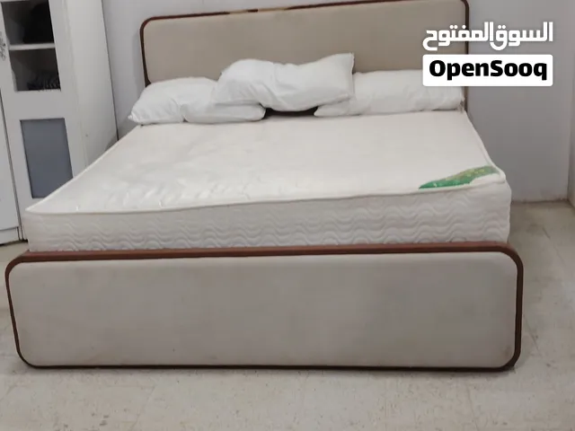 سرير ودولاب