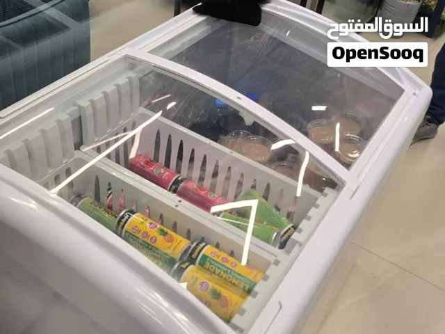 فريزر عرض بوظة ومجمدات زجاج سحاب (بحالة ممتازة ونظيفة جداً) للبيع