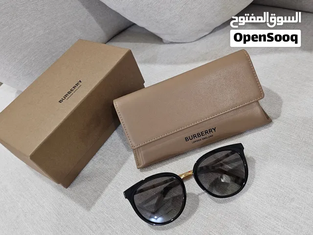 نظارة شمسية نسائية من ماركة بربري (Burberry) أصلية