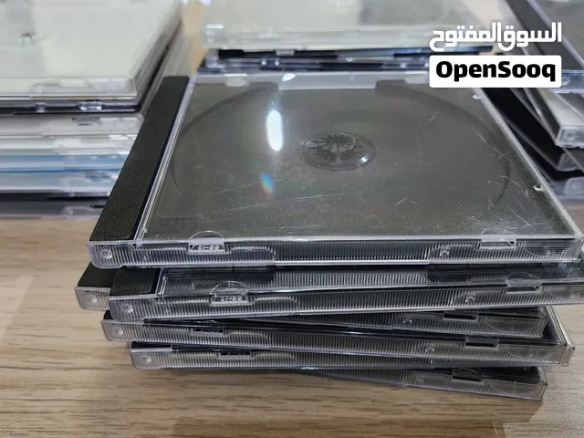 كمية كبير من علب السيديات وال دي في دي للبيع