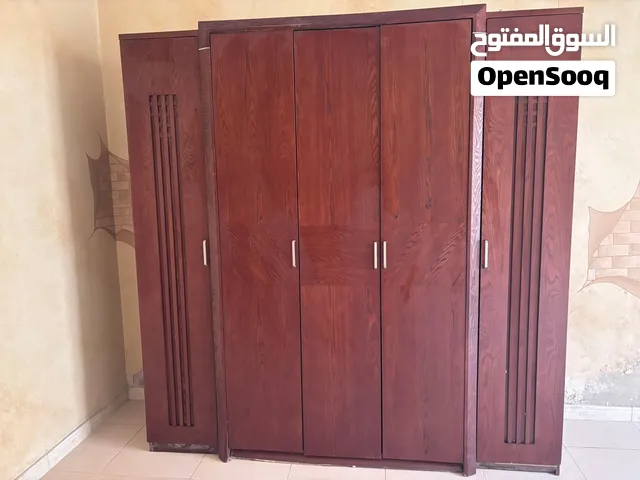 دولاب خشب بحاله جيده