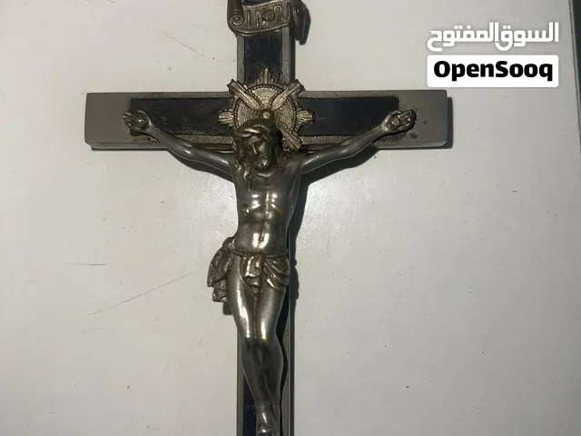 للبيع: صليب صدري أثرى (أنتيك) مطلي من الفضة والنحاس وخشب الأبنوس