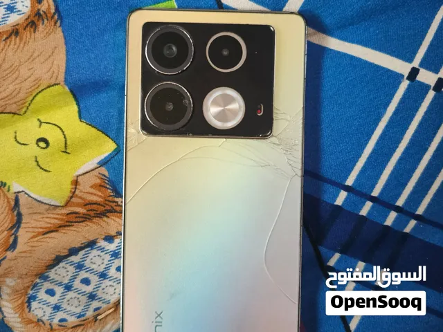 انفنكس نوت 40 لا مفتوح ولا مصلح بس الضهر مالتة مكسور مثل ما موضح بل صورة