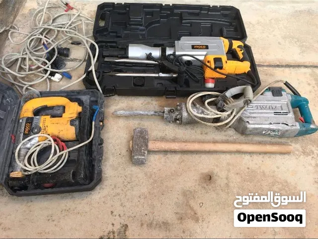 اسطي تكسير جميع أنواع التكسير خرسانات سقفات سراميك تقشير ملعقه