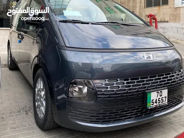 حسب المدة و موديل الباص قد يصل السعر الى 25 دينار سعر يوم بختلف عن المدة الطويلة وحسب الموديل
